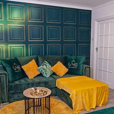 A Cosy, Elegant 3 Bed Suite Leeds  Exterior photo
