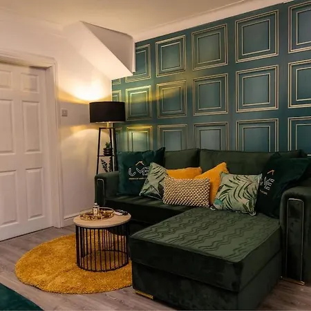 A Cosy, Elegant 3 Bed Suite Leeds  Exterior photo