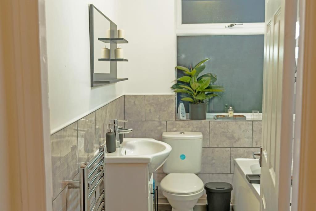 A Cosy, Elegant 3 Bed Apartment *